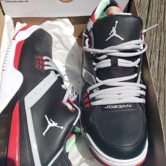 Sneakers - Picture 3 of 6